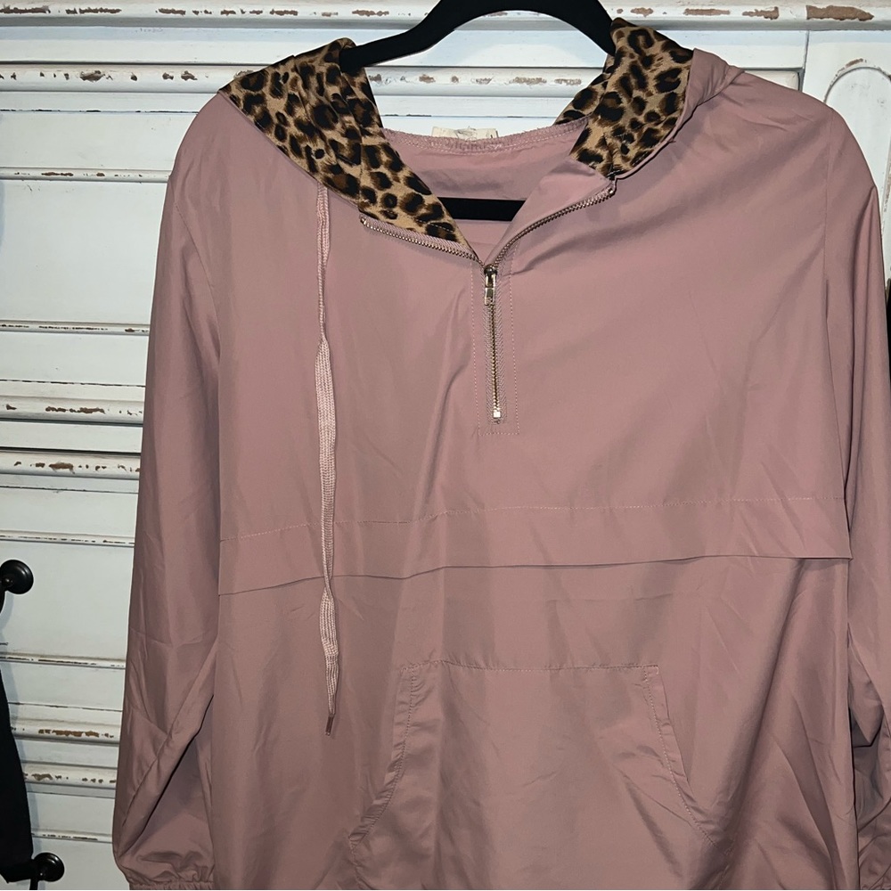 Lightweight rain jacket wind breaker! From a local boutique